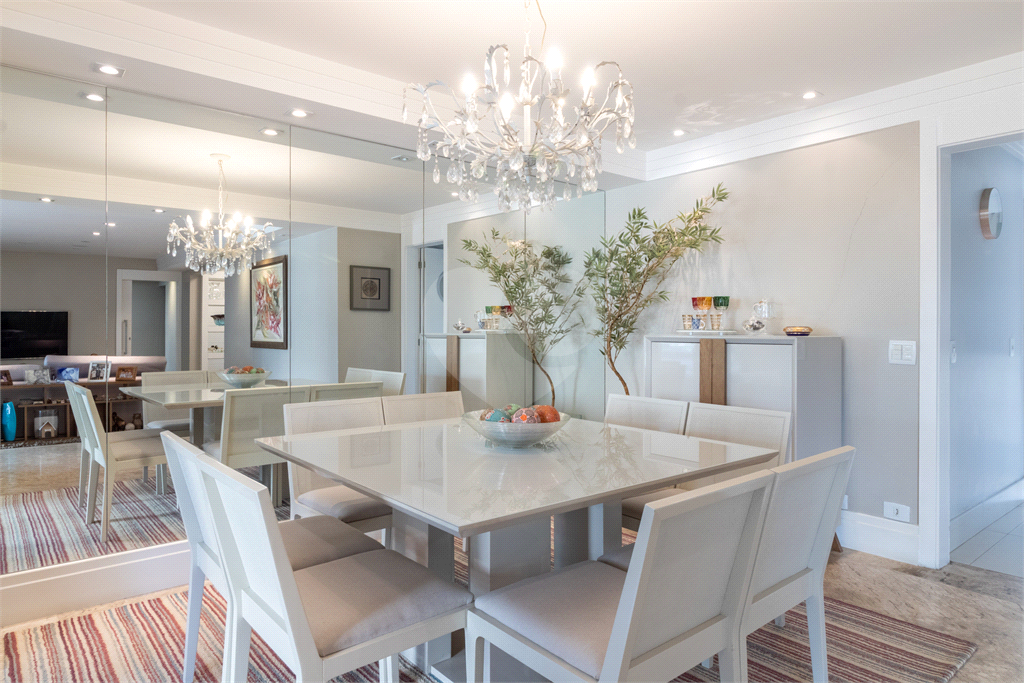 APARTAMENTO À VENDA COM 3 QUARTOS - 3 VAGAS NA VILA ROMANA.