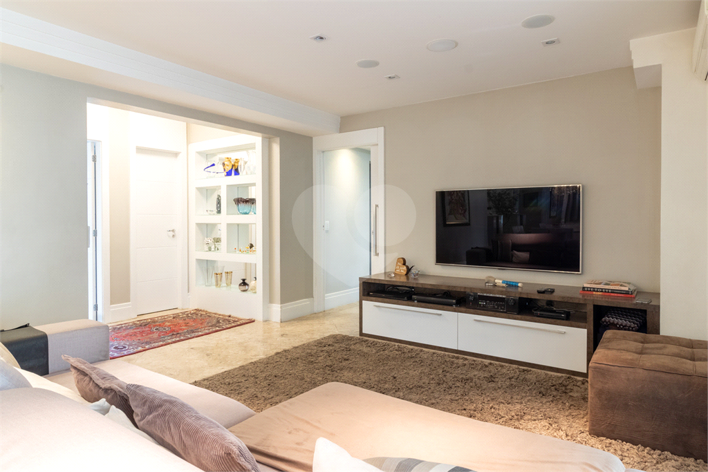 APARTAMENTO À VENDA COM 3 QUARTOS - 3 VAGAS NA VILA ROMANA.