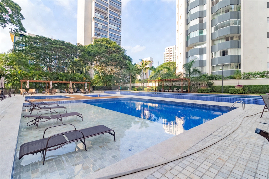 APARTAMENTO À VENDA COM 3 QUARTOS - 3 VAGAS NA VILA ROMANA.