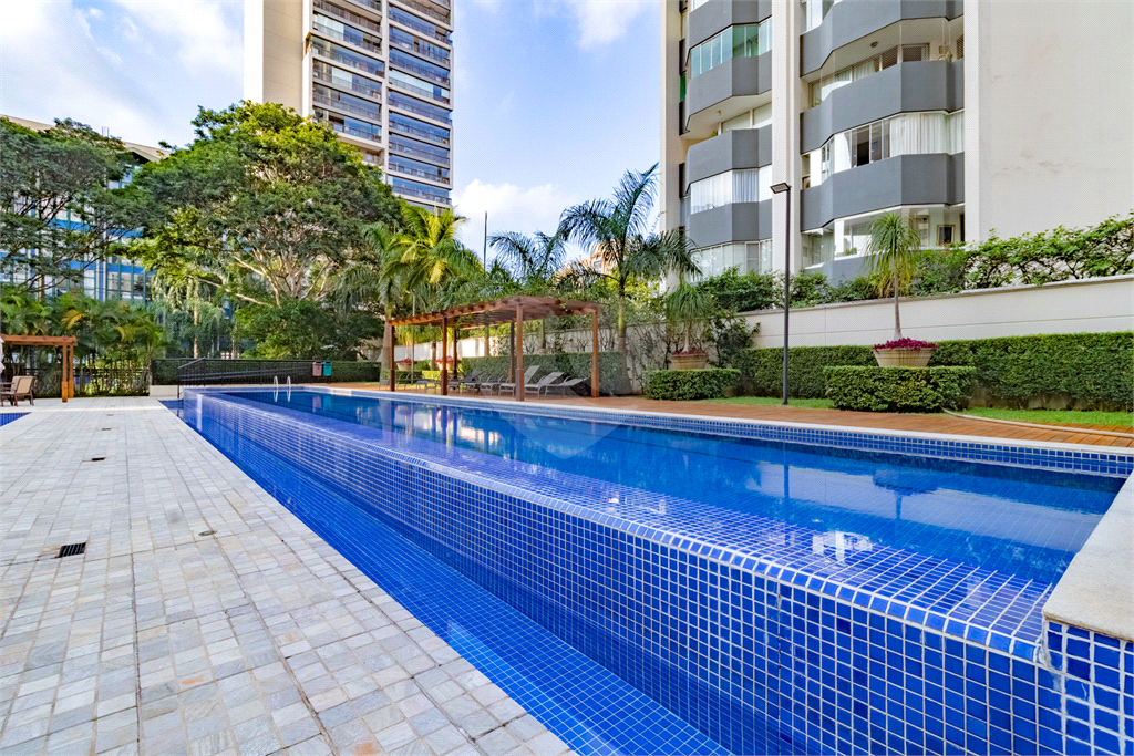 APARTAMENTO À VENDA COM 3 QUARTOS - 3 VAGAS NA VILA ROMANA.