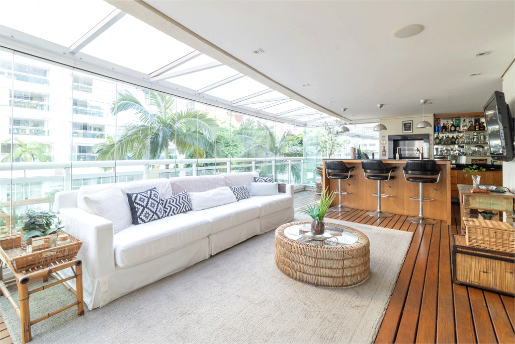 APARTAMENTO À VENDA COM 3 QUARTOS - 3 VAGAS NA VILA ROMANA.