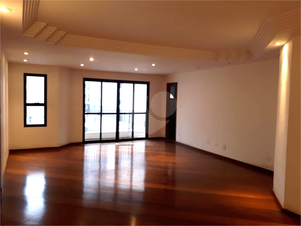 Apartamento à venda com 3 quartos, 148m² - Foto 2