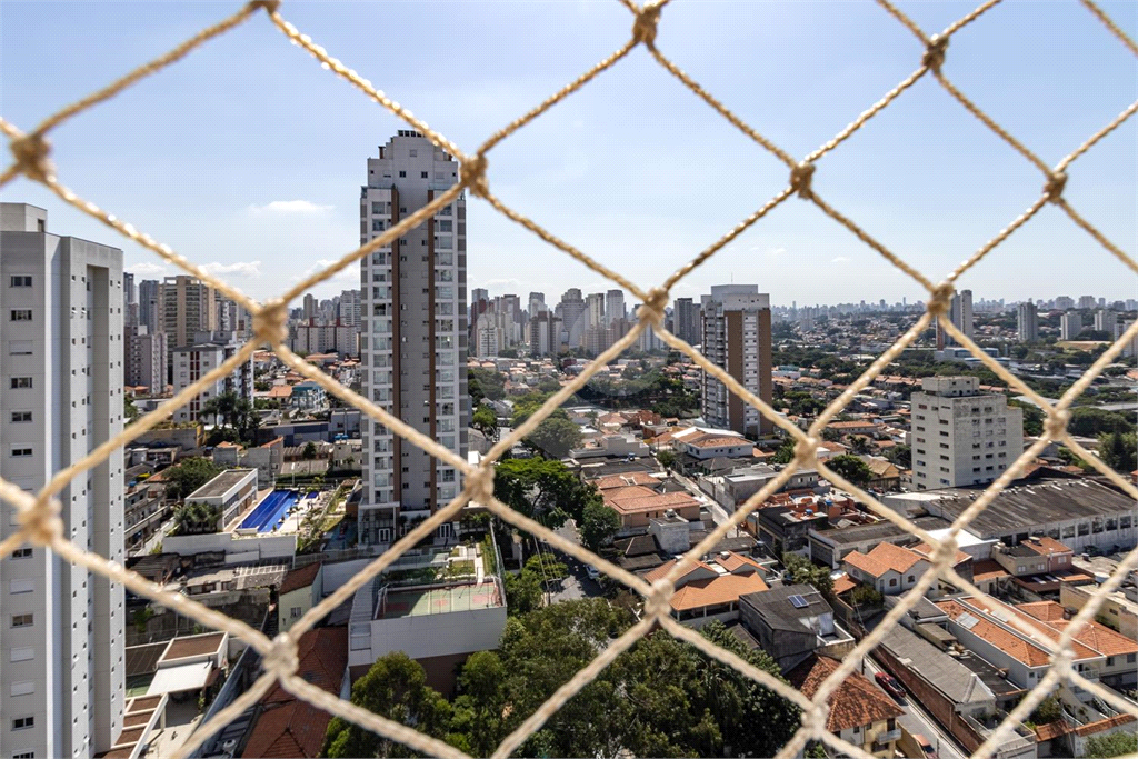 Apartamento face norte, andar alto com 3 suites e 2 vagas na Vila Mariana.