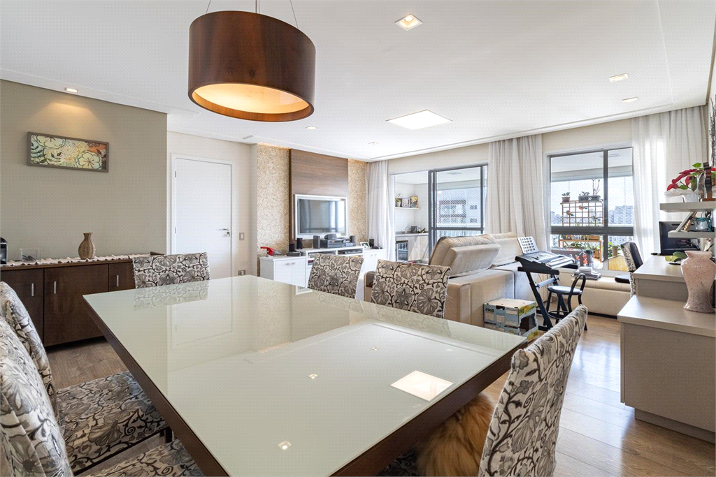 Apartamento face norte, andar alto com 3 suites e 2 vagas na Vila Mariana.