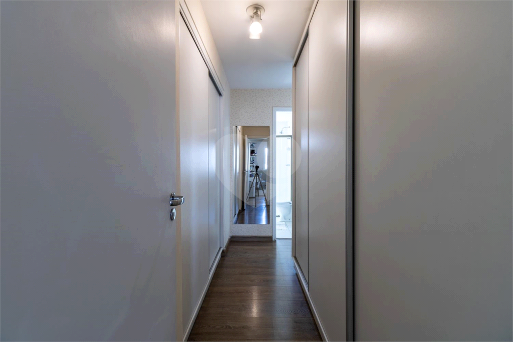 Apartamento face norte, andar alto com 3 suites e 2 vagas na Vila Mariana.