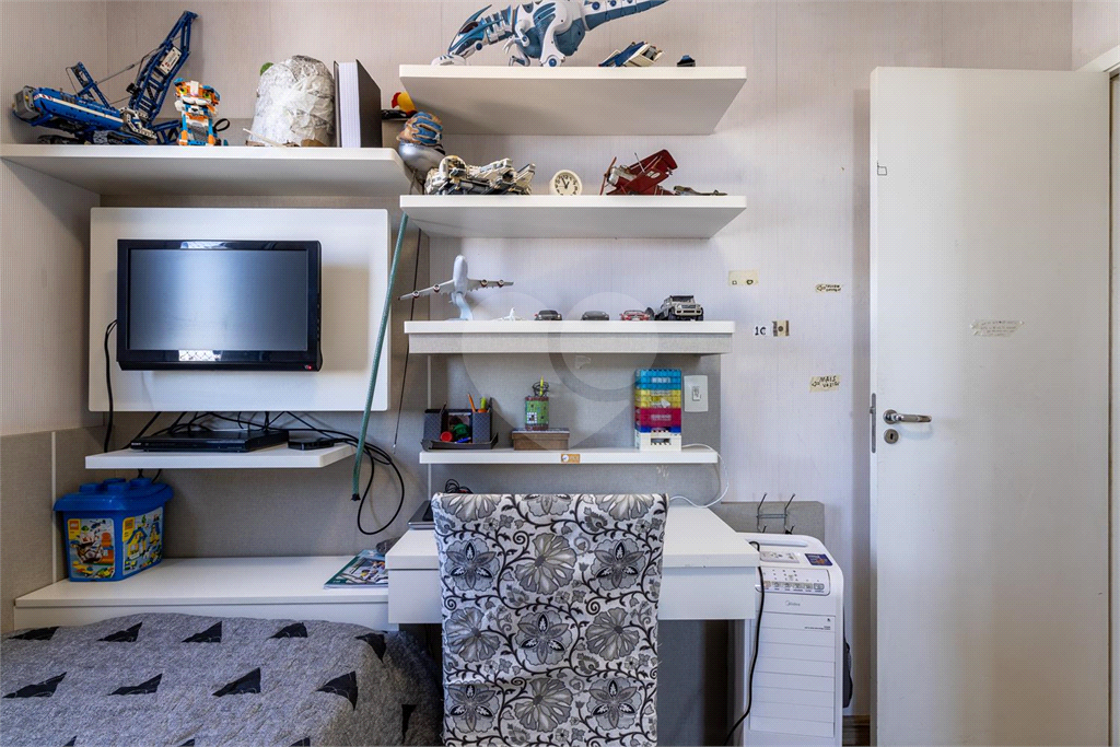 Apartamento face norte, andar alto com 3 suites e 2 vagas na Vila Mariana.