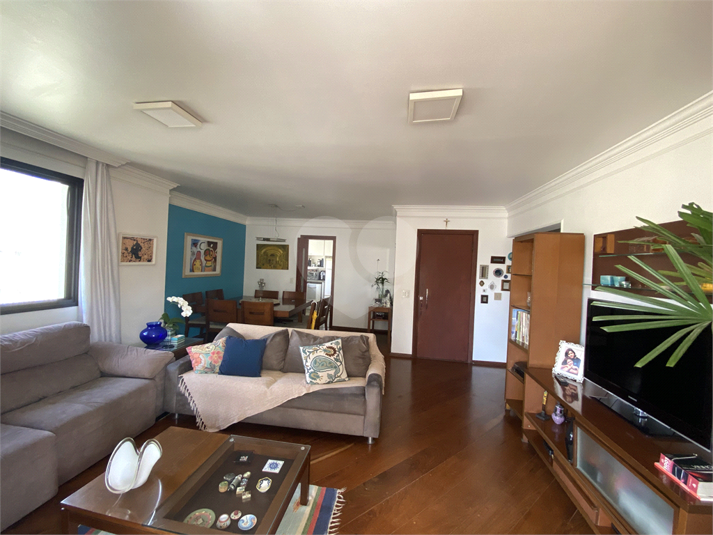 Amplo apartamento na Região de Santa Terezinha, próximo av. Braz Leme, 4 dormitórios sendo 1 suíte