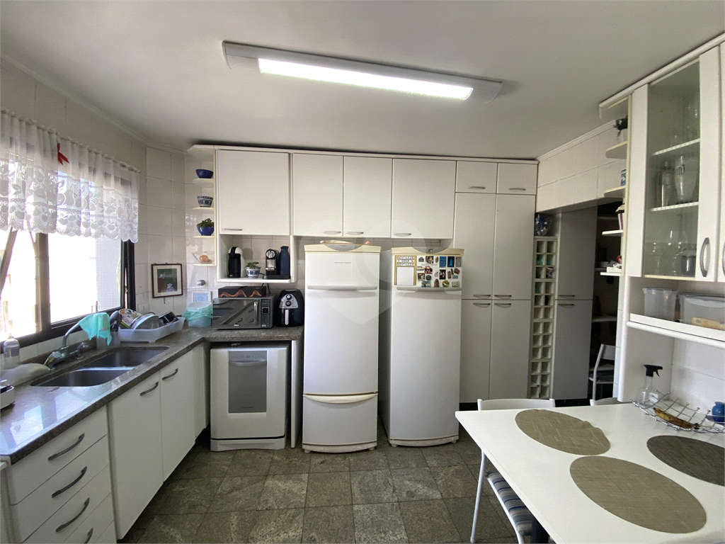Amplo apartamento na Região de Santa Terezinha, próximo av. Braz Leme, 4 dormitórios sendo 1 suíte