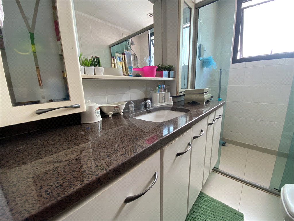 Amplo apartamento na Região de Santa Terezinha, próximo av. Braz Leme, 4 dormitórios sendo 1 suíte