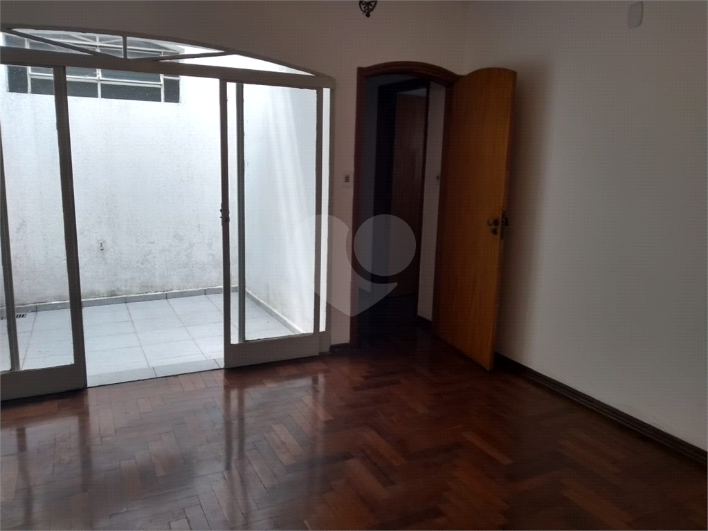 Casa à venda com 3 quartos, 200m² - Foto 2