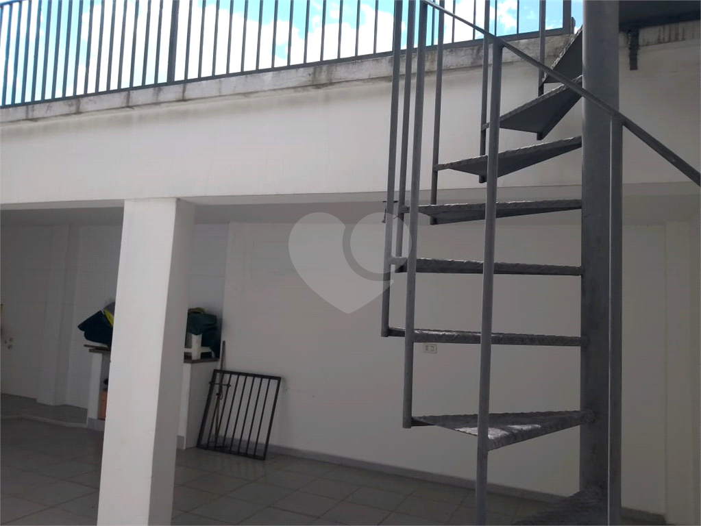Casa à venda com 3 quartos, 200m² - Foto 16