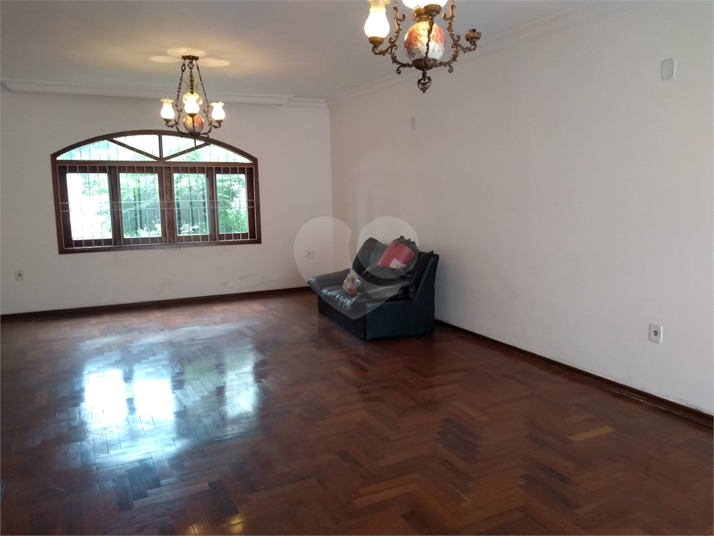 Casa à venda com 3 quartos, 200m² - Foto 11