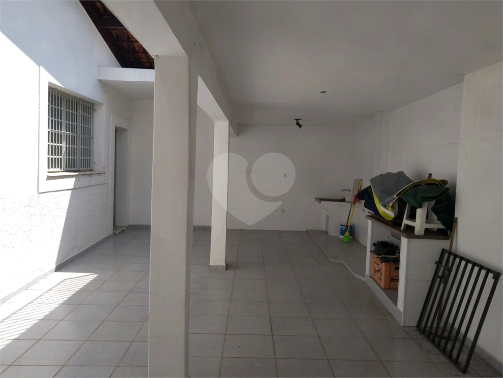 Casa à venda com 3 quartos, 200m² - Foto 14