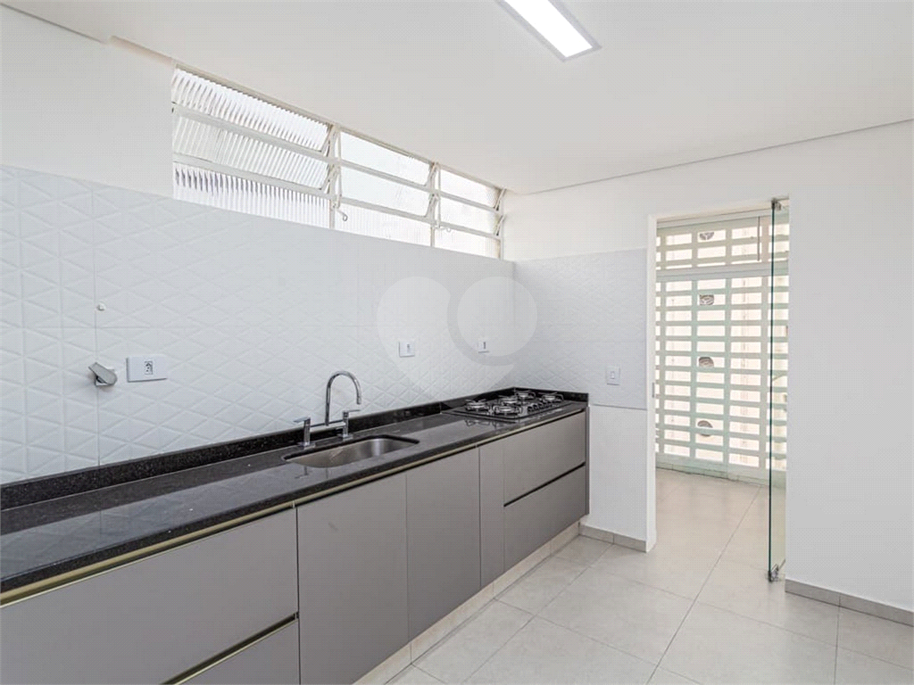 Apartamento no Itaim, rua tranquila