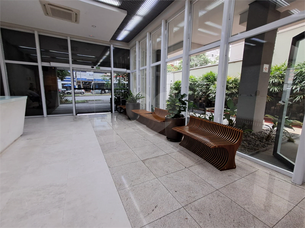 Sala comercial 41m² em prédio novo na Pompeia