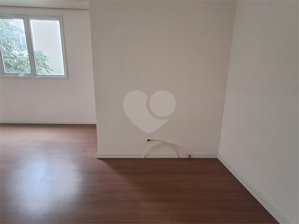 Sala comercial 41m² em prédio novo na Pompeia