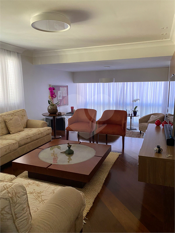 Apartamento à venda com 4 quartos, 240m² - Foto 12