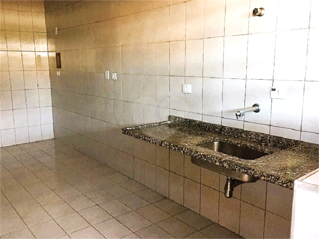 PRÉDIO INTEIRO em PIRITUBA