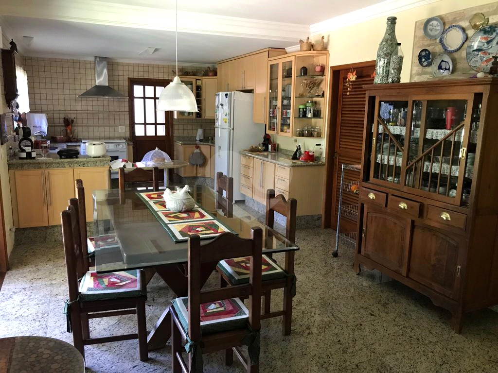 Casa de Condomínio à venda com 3 quartos, 357m² - Foto 2