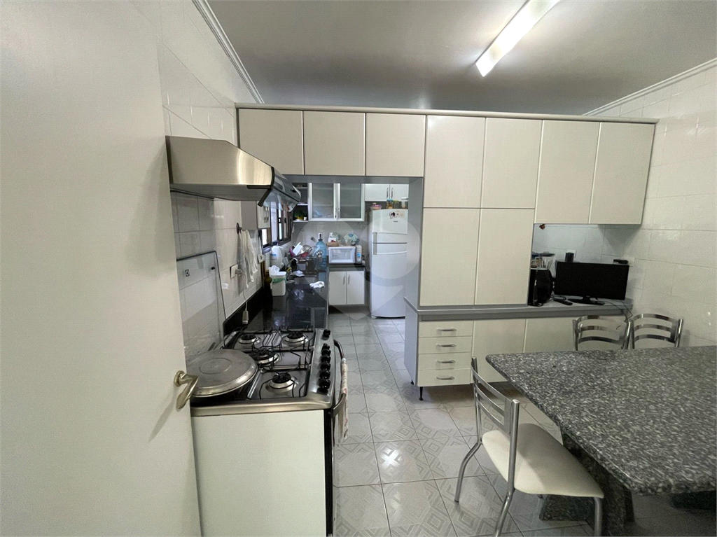 Sobrado à venda com 3 quartos, 208m² - Foto 9