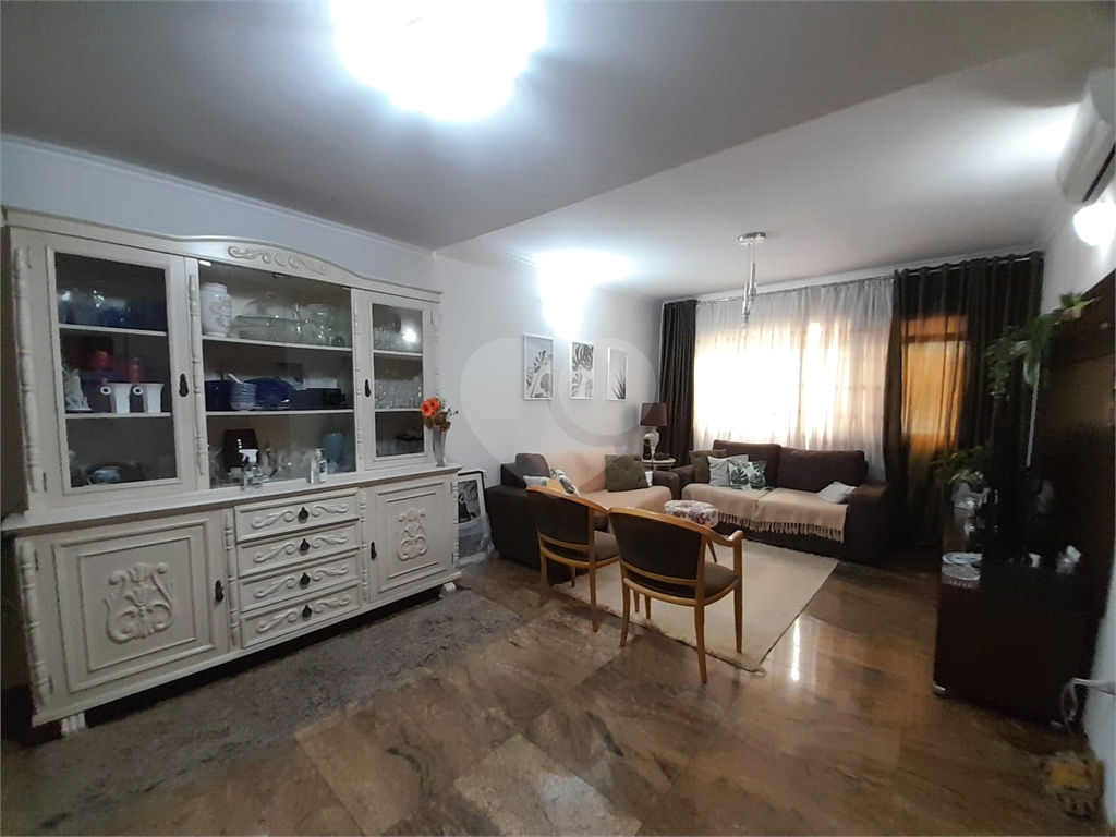 Sobrado Alto Santana 234 mts Terreno 190m2  4dormit sendo 1 suite -3wcs - 2salas - 3 vagas.