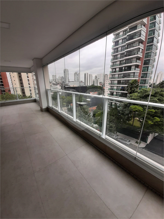 APARTAMENTO em SANTANA