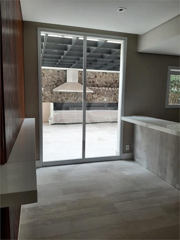 APARTAMENTO em SANTANA