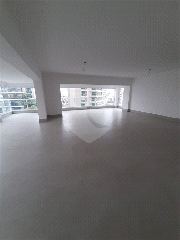 APARTAMENTO em SANTANA