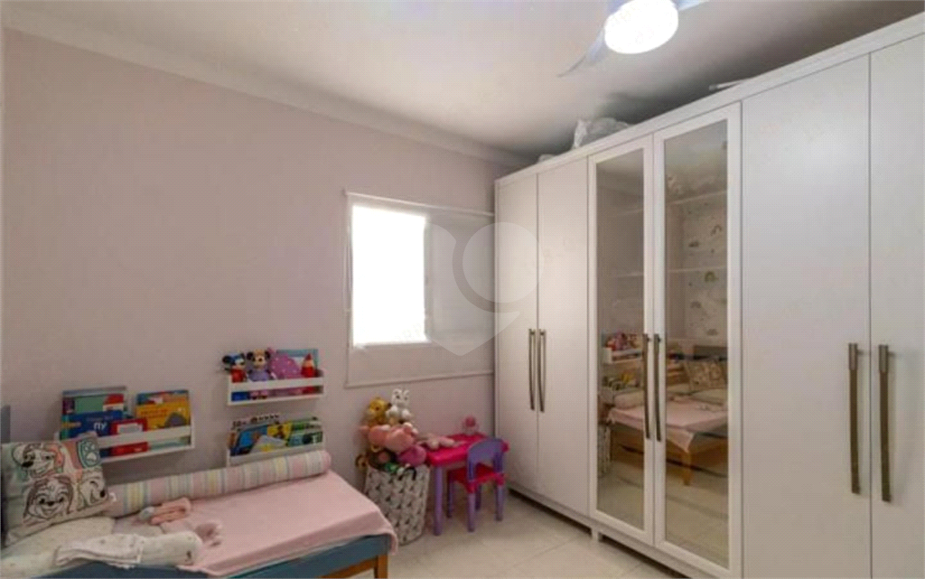 Casa em condomínio fechado á venda na Penha