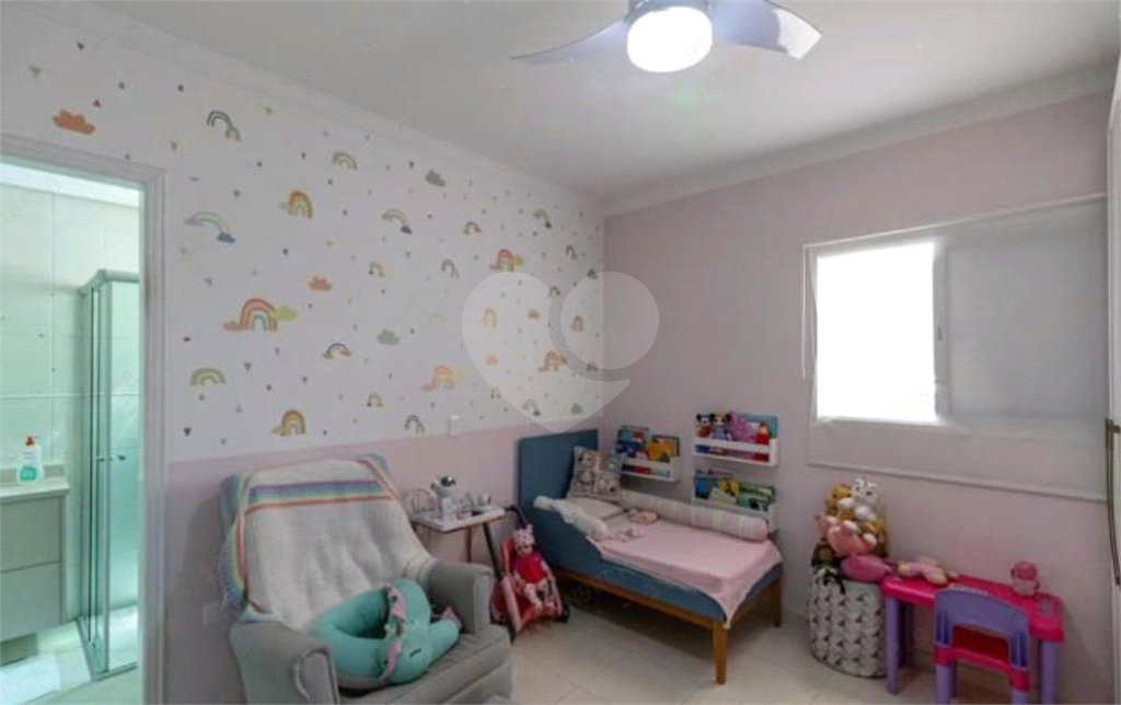 Casa em condomínio fechado á venda na Penha