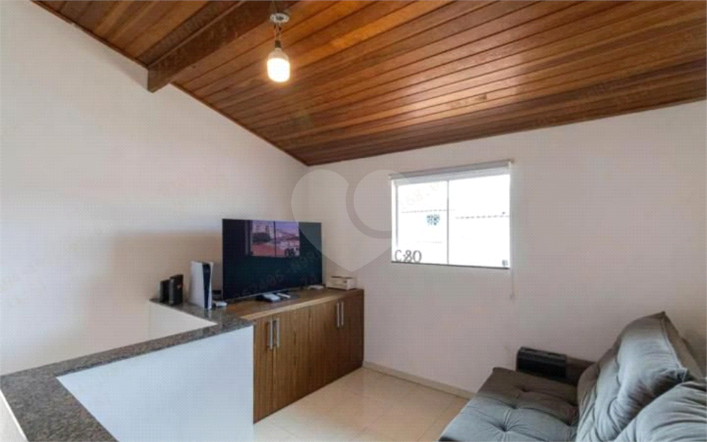 Casa em condomínio fechado á venda na Penha