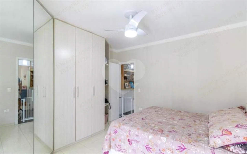 Casa em condomínio fechado á venda na Penha