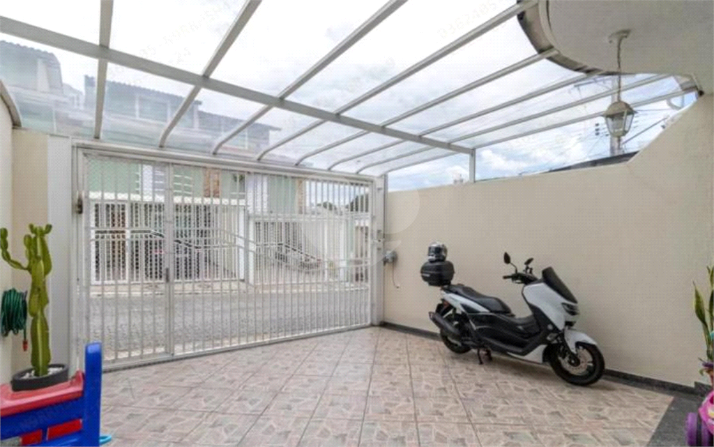 Casa em condomínio fechado á venda na Penha