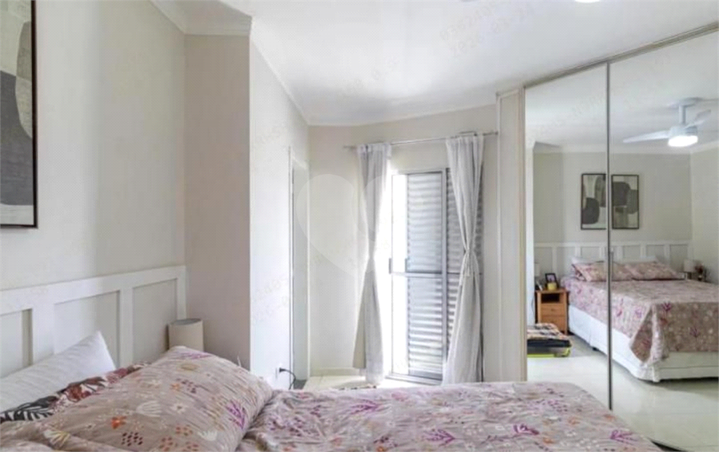 Casa em condomínio fechado á venda na Penha