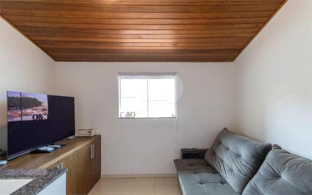 Casa em condomínio fechado á venda na Penha