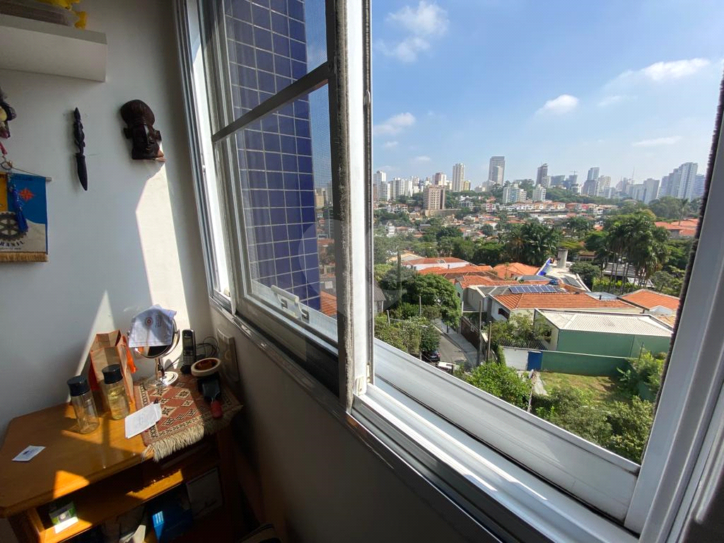 Apto 91 m - Metrô Sumaré, rua arborizada e tranquila. ótima planta, são 03 dorm 1 suite 1 vaga 