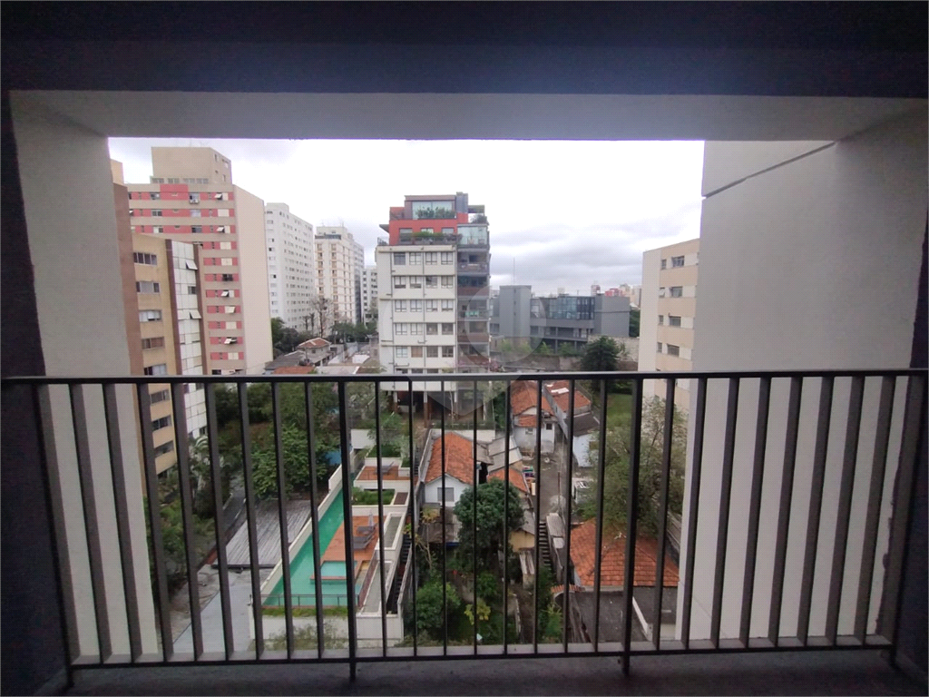 APARTAMENTO em CERQUEIRA CÉSAR