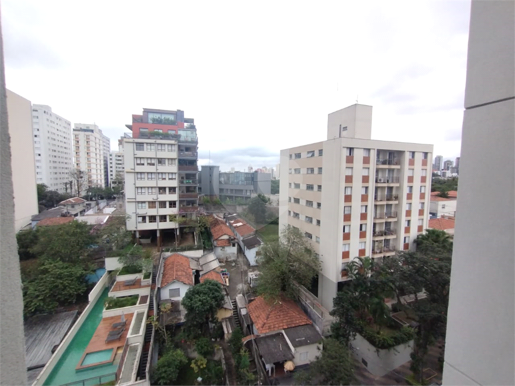 APARTAMENTO em CERQUEIRA CÉSAR