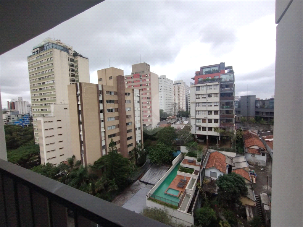 APARTAMENTO em CERQUEIRA CÉSAR