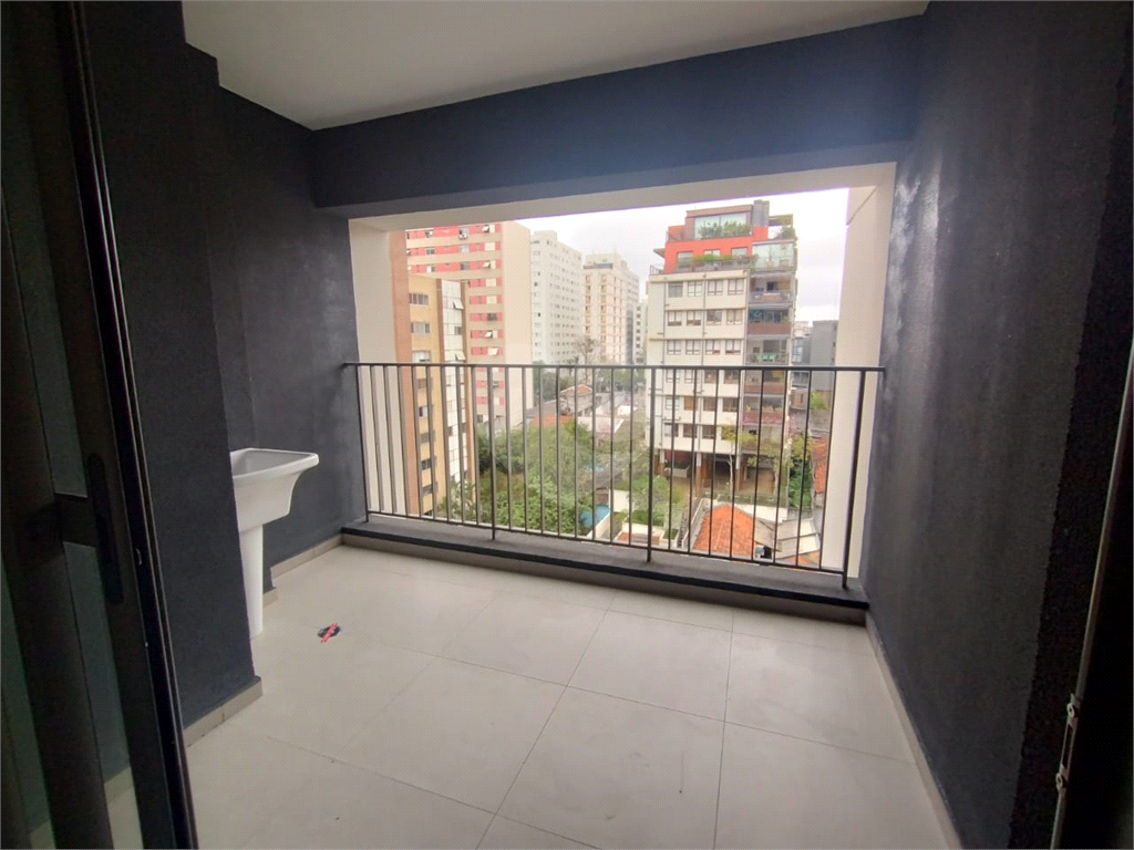 APARTAMENTO em CERQUEIRA CÉSAR