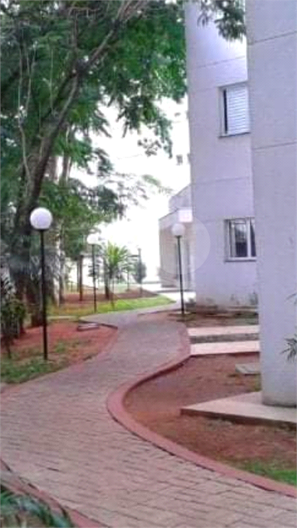 APARTAMENTO em PARQUE NOVO MUNDO