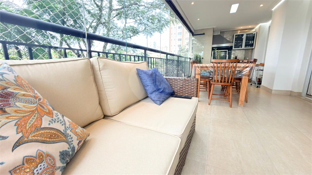 APARTAMENTO em SANTANA