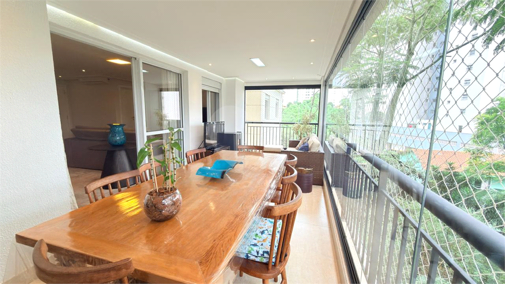 APARTAMENTO em SANTANA