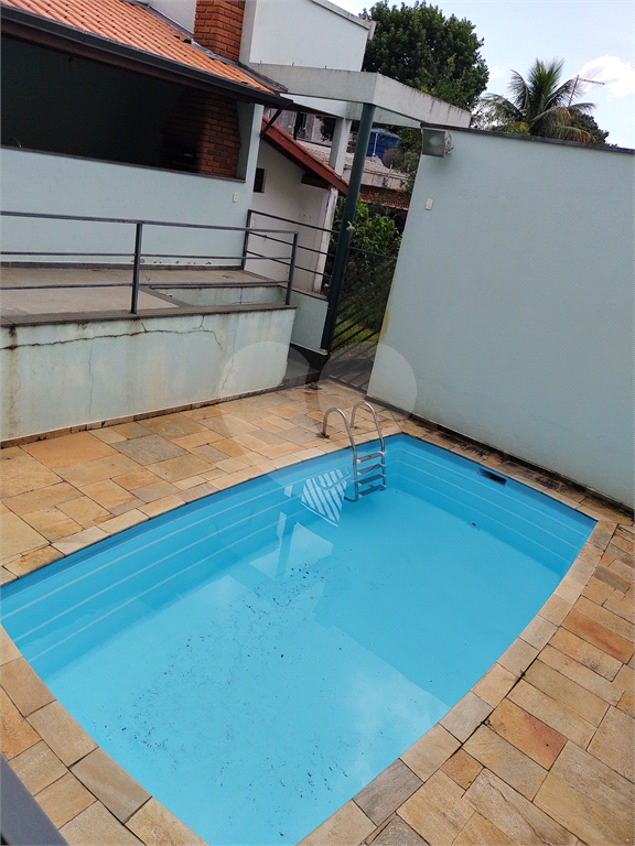 CASA PARA VENDA COM ÁREA CONSTRUÍDA DE 335,1M² EM OSASCO