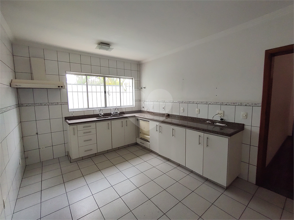 CASA PARA VENDA COM ÁREA CONSTRUÍDA DE 335,1M² EM OSASCO