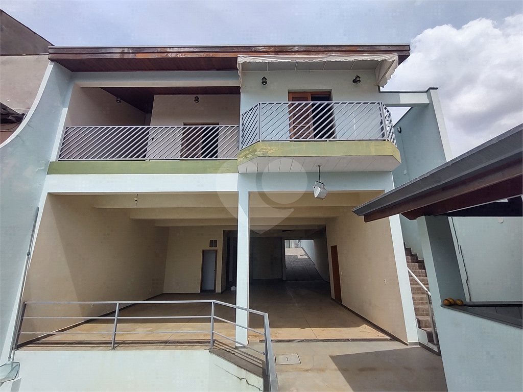 CASA PARA VENDA COM ÁREA CONSTRUÍDA DE 335,1M² EM OSASCO