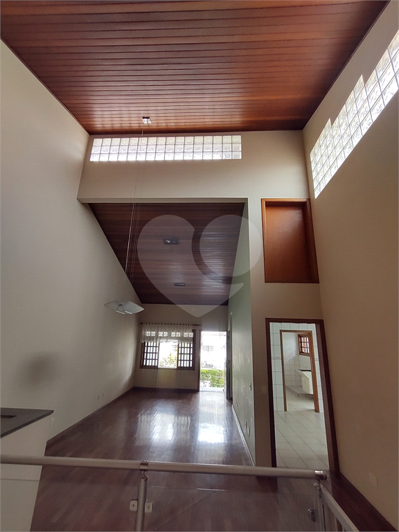 CASA PARA VENDA COM ÁREA CONSTRUÍDA DE 335,1M² EM OSASCO