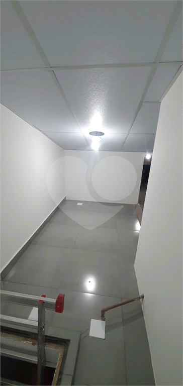 Casa recém reformada com área Gourmet, com 03 dormitório, sendo 02 suítes, possuindo 03 vagas.