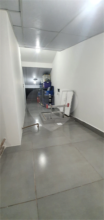Casa recém reformada com área Gourmet, com 03 dormitório, sendo 02 suítes, possuindo 03 vagas.