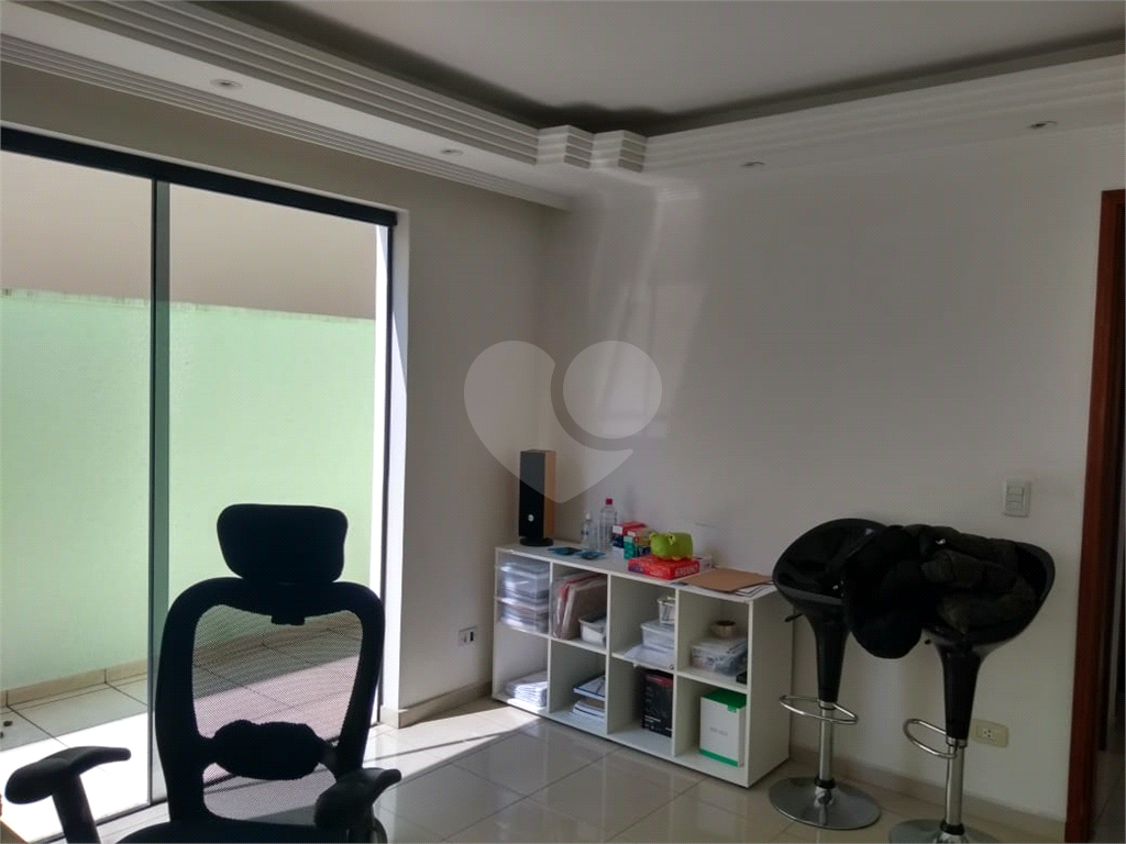 Limão :sobrado três suítes, seis vagas,salão de festas e quintal. Òtima oportunidades!